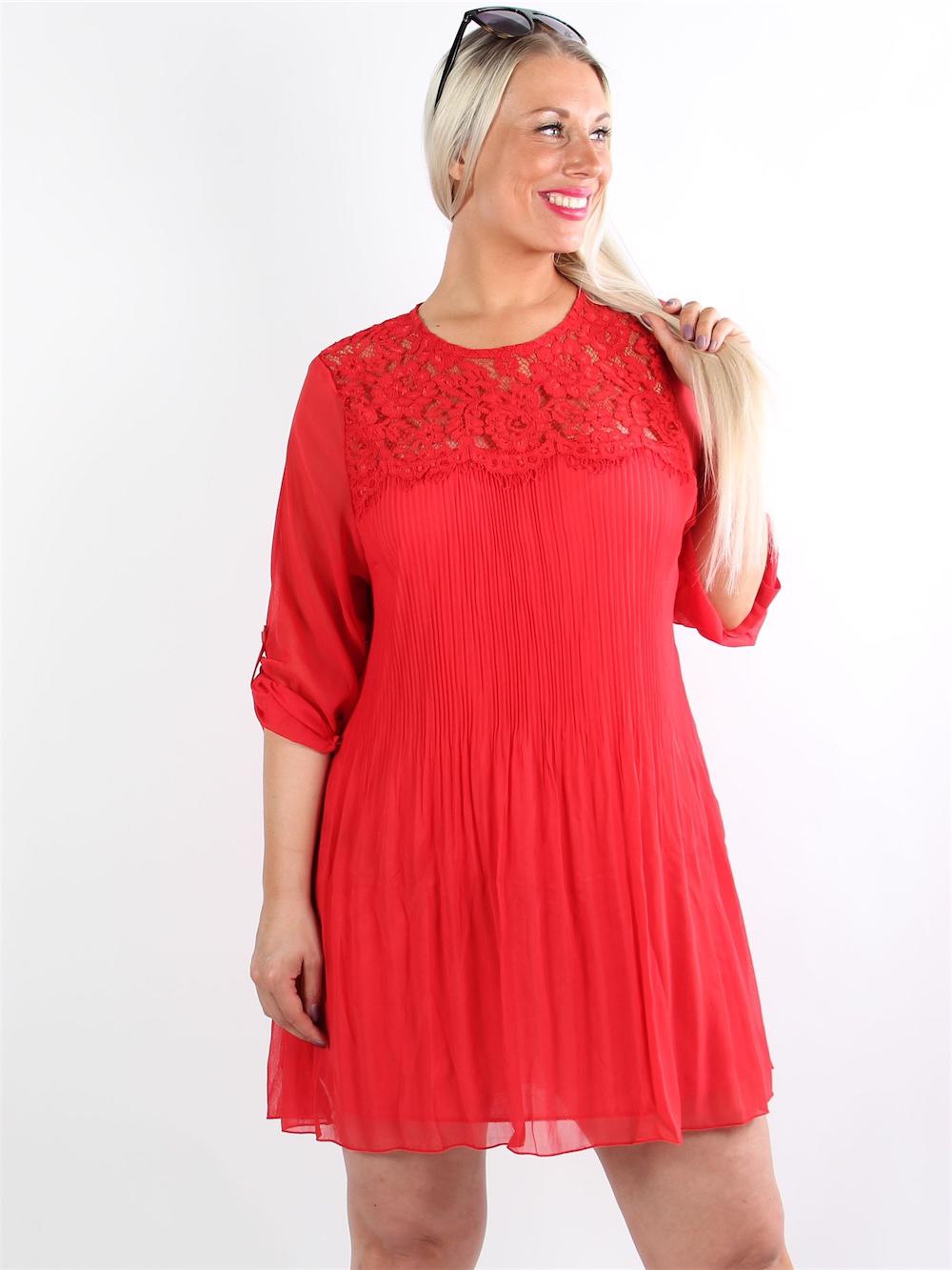 Jasone - Grön tunikaklänning i chiffong med spets och veck